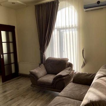 Сдам 2х комнатную квартиру в центре города!