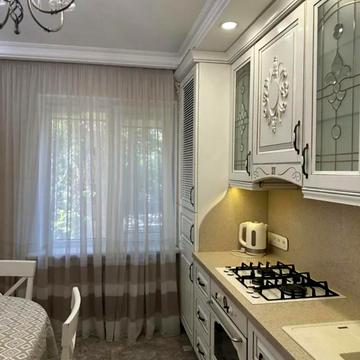 Академіка Корольова вул., 86