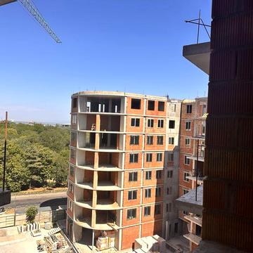 Продам 2 кімнатну квартру в єлітному жк біля  парка Шевченка