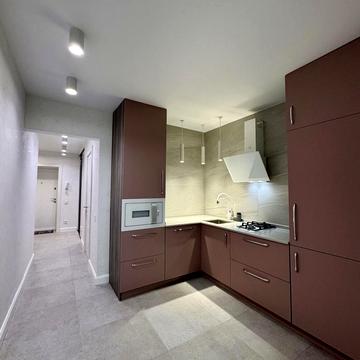 Миру вул., 50