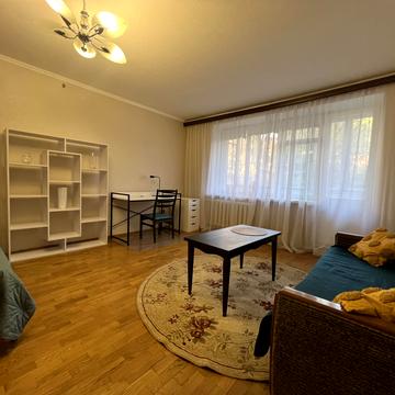 Жилянська вул., 72