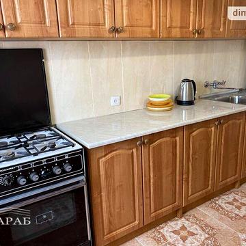 Довгострокова оренда 3к Квартира Торговиця (Живова Анатолія) вулиця