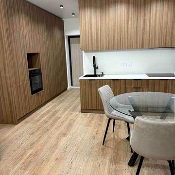 Продам квартирк з новим ремонтом! Балкон