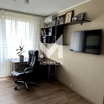 Академіка Павлова вул., 319