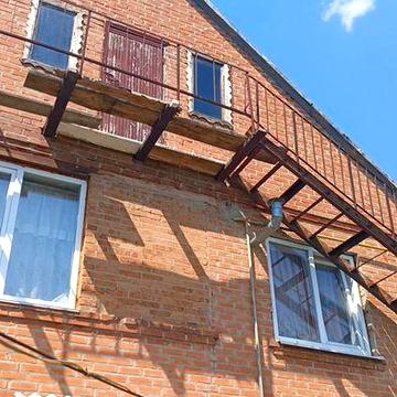 Продам капітальний будинок. Яківці