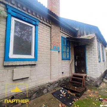 Будинок у  Кременчуці  поряд  із  парком  Миру