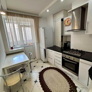 Боголюбова, 12