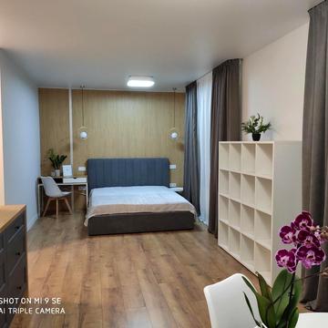 Зарічна вул., 6