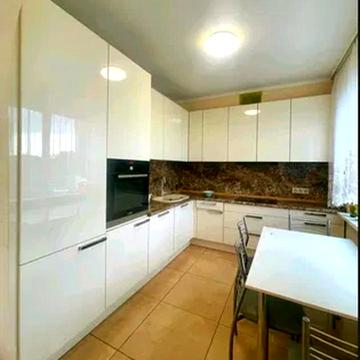 Академіка Заболотного вул., 84