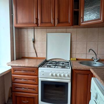 Академіка Євгена Лазаренка вул., 3