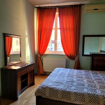 Євгена Коновальця вул. (Щорса), 32-Б