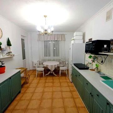 Здам красиву 2-к на Братиславській біля Інституту серця