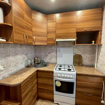 Чарівна вул., 157