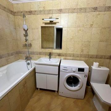 Оренда трикімнатної квартири по вул. Тищика