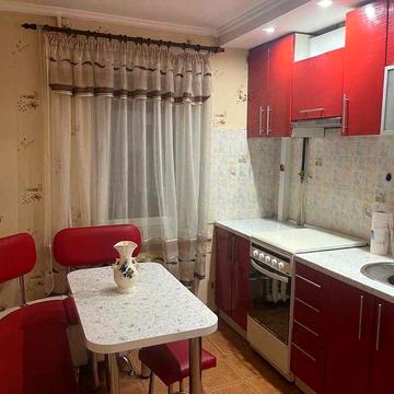 Продаю 1 комнатную на Озерной! а1