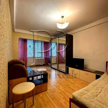 Русанівська набережна вул., 12/1