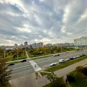 Продаж Деснянський Троещина Цветаевой 8