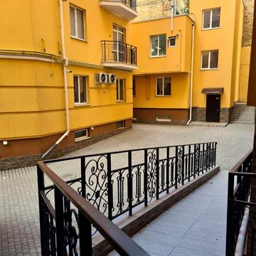 Новосельського вул., 19