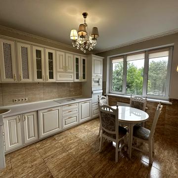 Феодосійська вул., 1-А