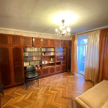 Володимирська вул., 65