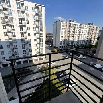 Співдружності вул., 7