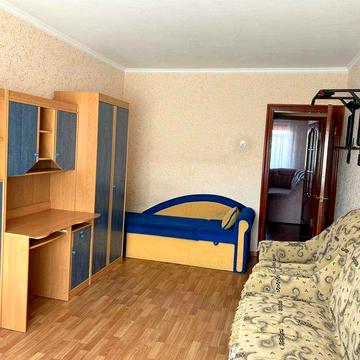 2 кімнатна в гарному стані, усі меблі і техніка на Тероборони