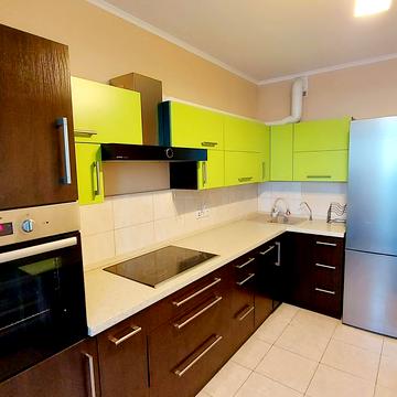 Сімї Кульженків вул. (Петра Дегтяренка), 33