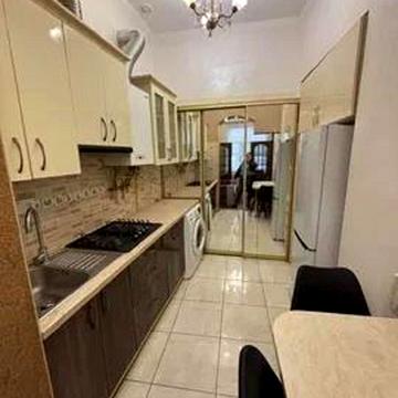 Пекарська вул., 4