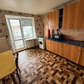 Перемоги вул., 8/1