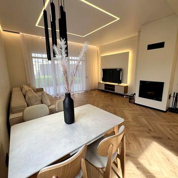 Продаж 3к Дім Соснова вулиця