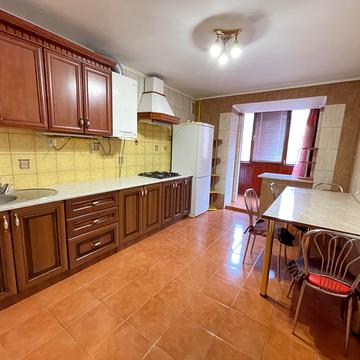 Вербицького вул., 8