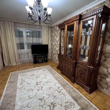 Квартира 4 кімнати. Власник