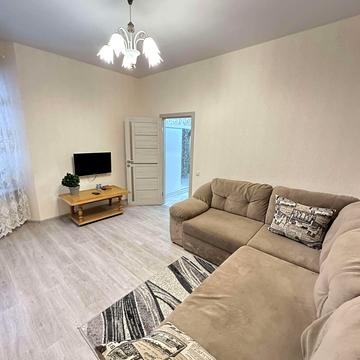 Олени Степанівни вул. (Ленінградська), 14