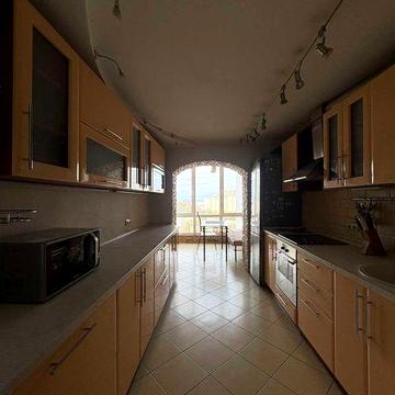 Оренда 3-кімн, метро Житомирська