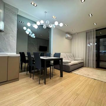 Валерія Лобановського просп. (Червонозоряний), 4-Б