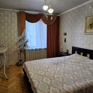 Продам большую  3х на Красном Камне Савкина