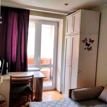 Продаж 2 кім.кв вул. Мазепи (початок), 3/9 цегла.