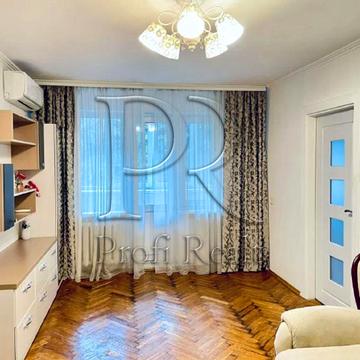 Любомира Гузара просп. (Космонавта Комарова), 8