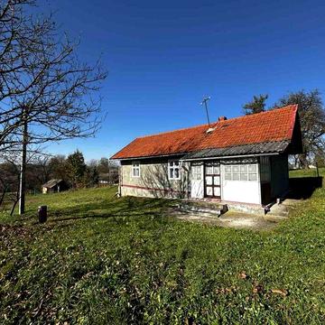 Продається будинок та земельна ділянка в с.Летня поблизу м.Дрогобич