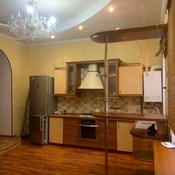 Продам 3 комнатную в центре с АГВ недалеко от парка Шевченко