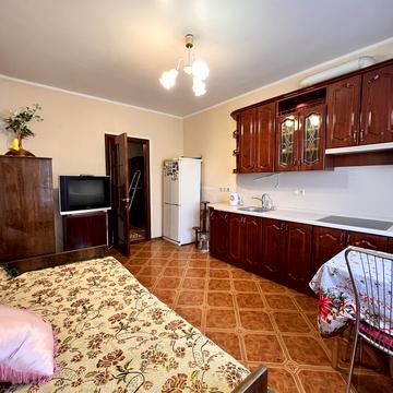 Вишняківська вул., 13