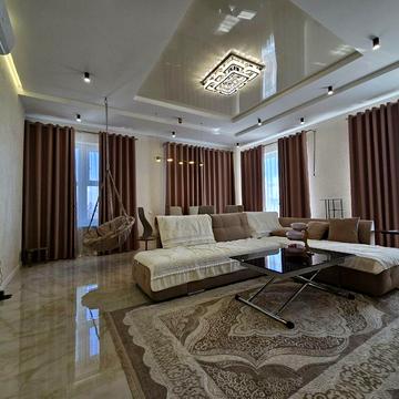 Дмитра Яворницького просп. (Карла Маркса), 72