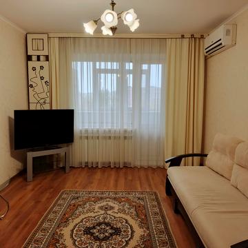 Героїв просп., 4