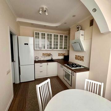 Павла Лі пров. (Московський), 2-Б