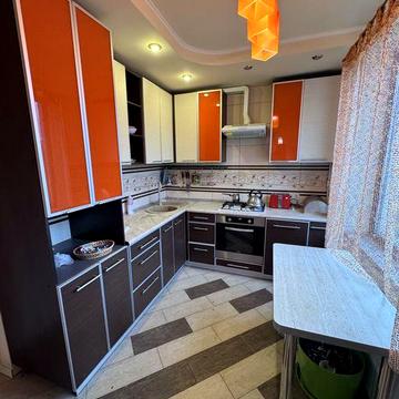 Продам 4-х ком.кв Нескорених 20/321(Героев Труда) с ремонтом и мебелью