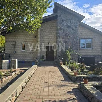 Квітнева вул., 1