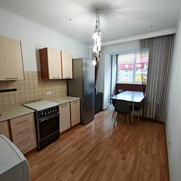 Оренда 1 кімнатна біля озера! Вільна!