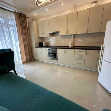 Однокімнатна квартира з ремонтом у престижному комплексі