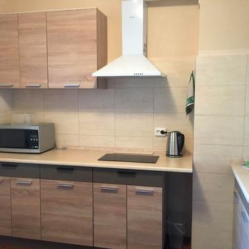 Ревуцького вул., 56