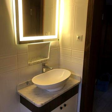 Продаж сучасного еко-будинку з раритетними меблями та газовим опал.